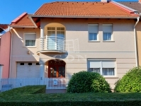 Продается дом рядовой застройки Balmazújváros, 234m2